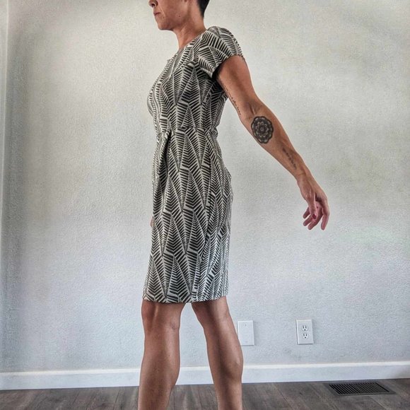 Metalicus Australia - Green Geometric/Leaf Print Midi Dress. Size S - Picture 1 of 8